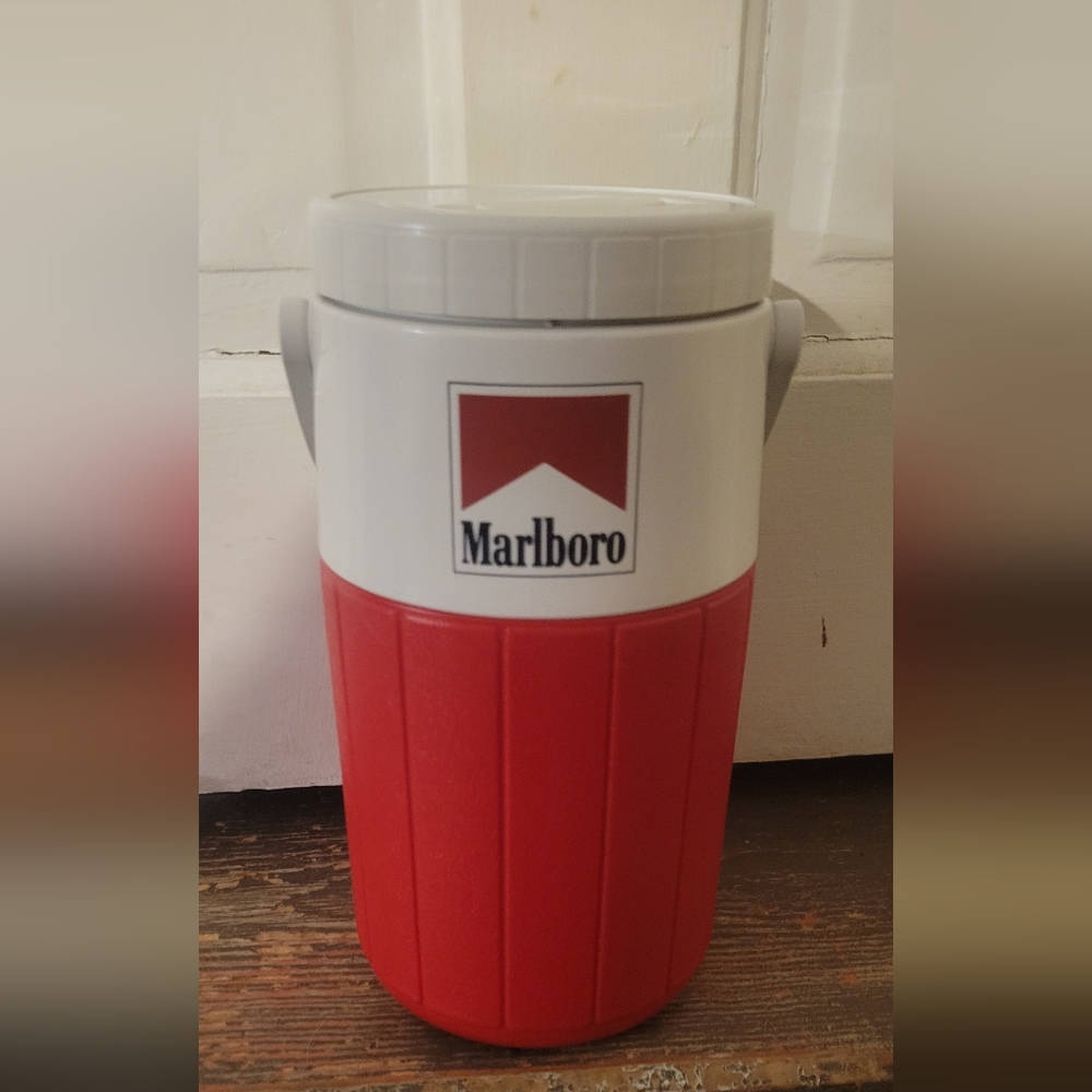 Vintage Marlboro Red and White Beverage Cooler. New Old Stock